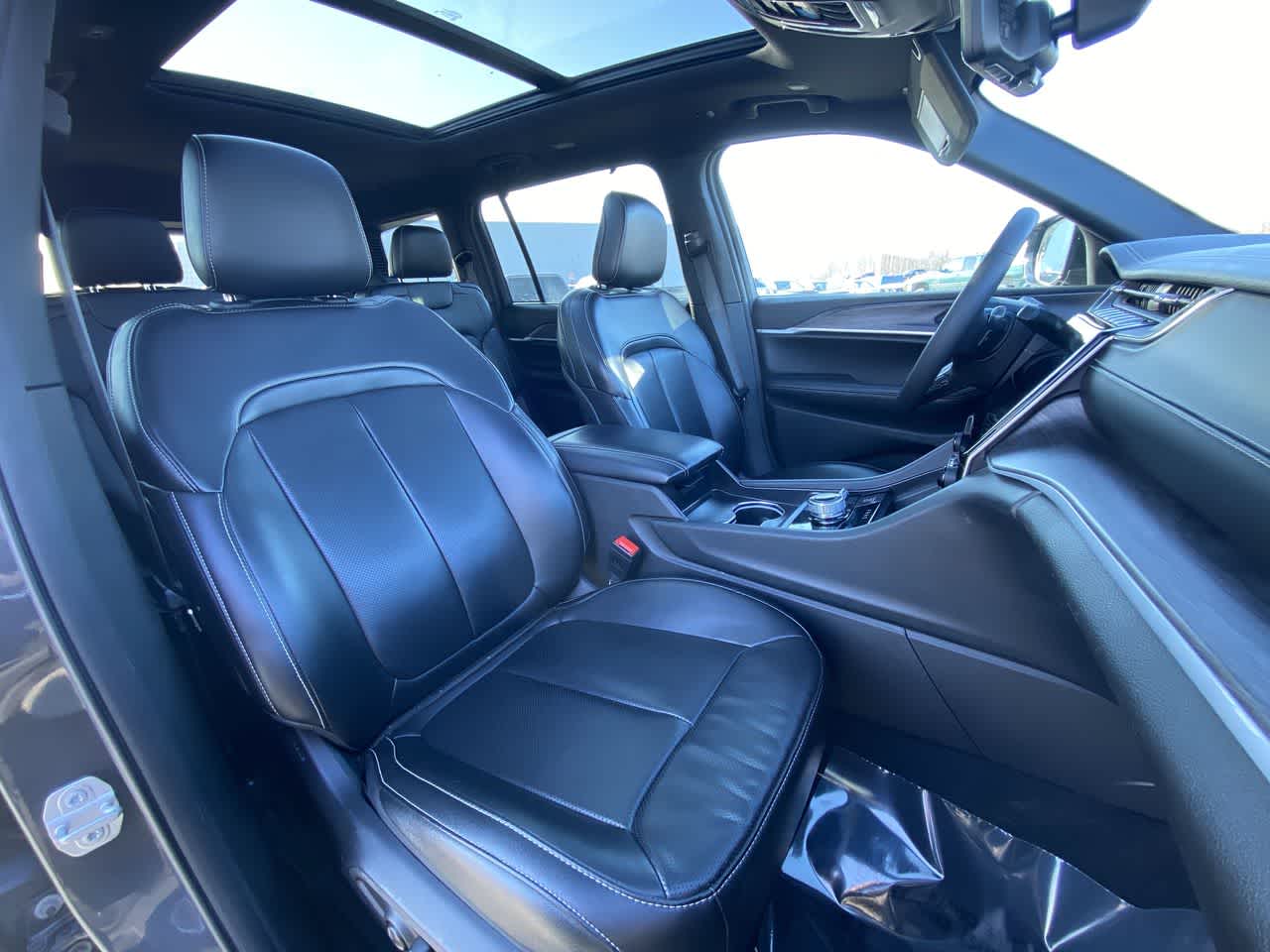 Thumbnail: 2024 Jeep Grand Cherokee L - 28