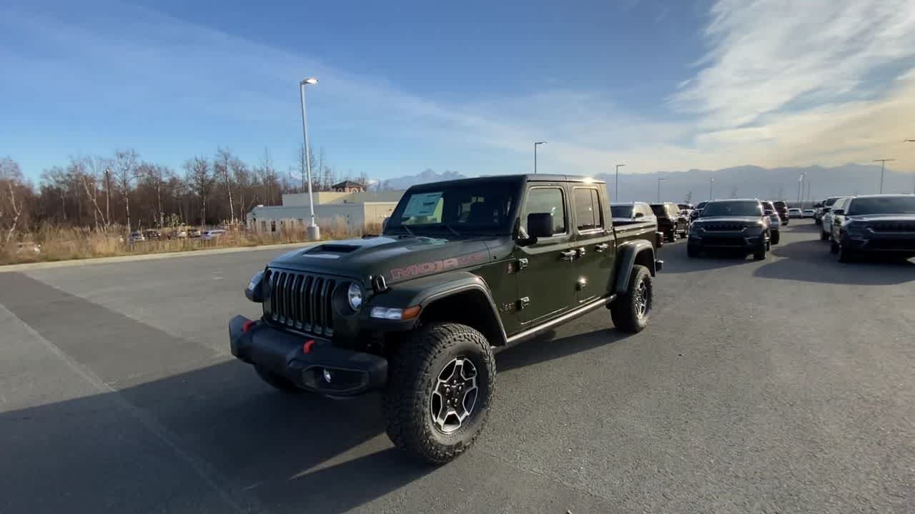 Thumbnail: 2023 Jeep Gladiator - 4