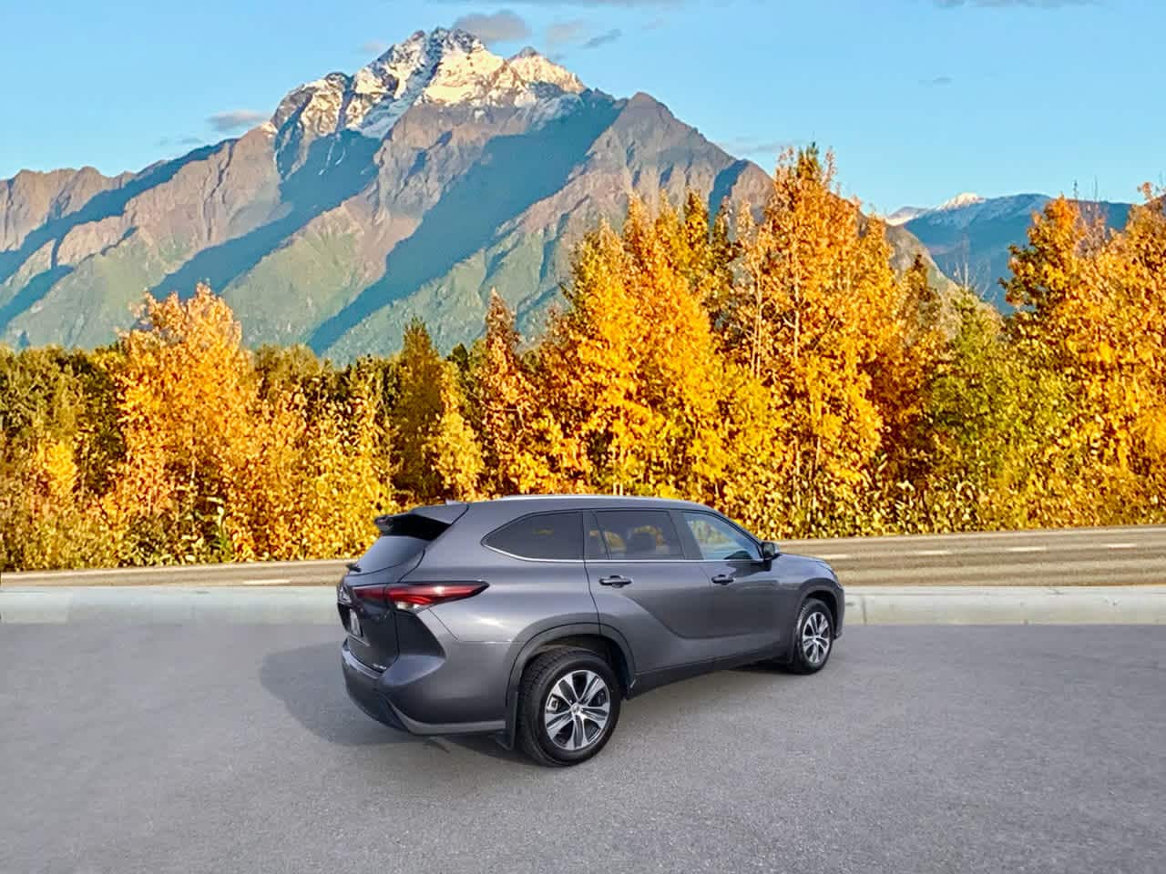 Thumbnail: 2024 Toyota Highlander - 6