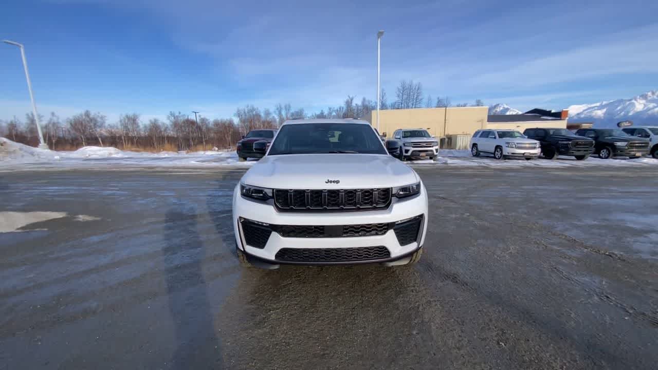 Thumbnail: 2026 Jeep Grand Cherokee - 8