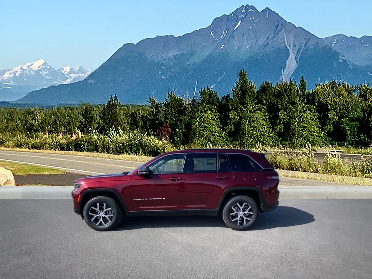 Thumbnail: 2025 Jeep Grand Cherokee - 3