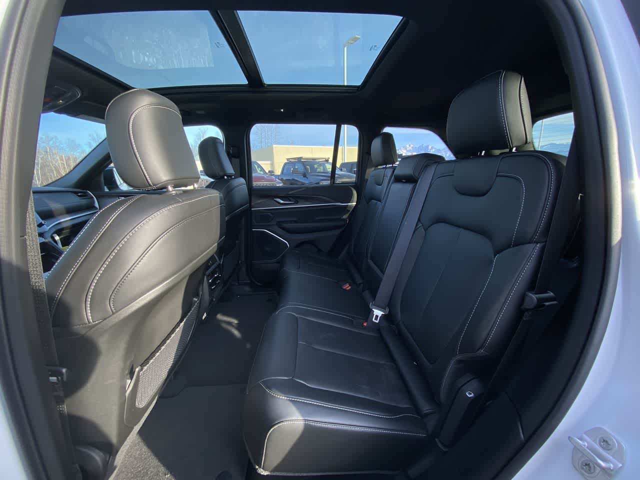 Thumbnail: 2026 Jeep Grand Cherokee - 25