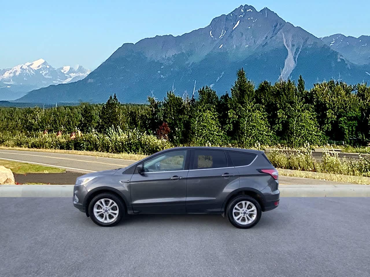 Thumbnail: 2017 Ford Escape - 3
