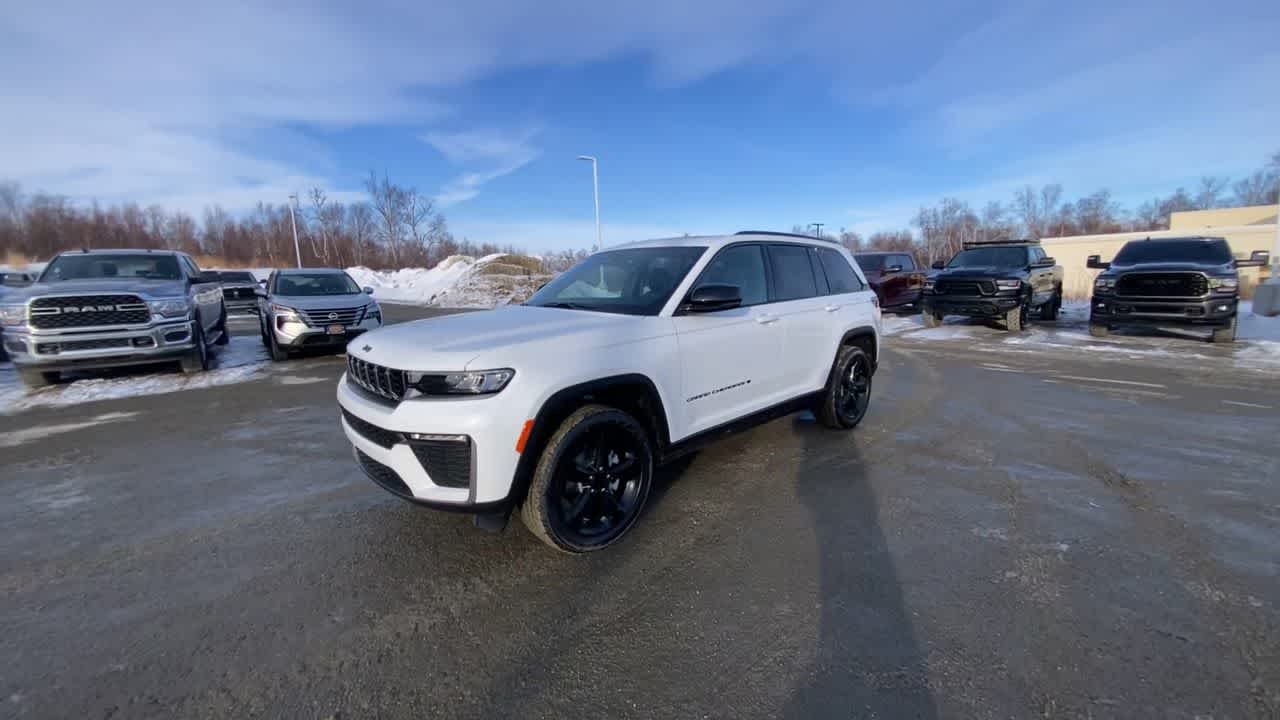 Thumbnail: 2026 Jeep Grand Cherokee - 9