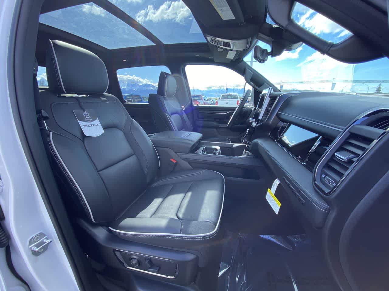 Thumbnail: 2025 RAM 1500 - 33