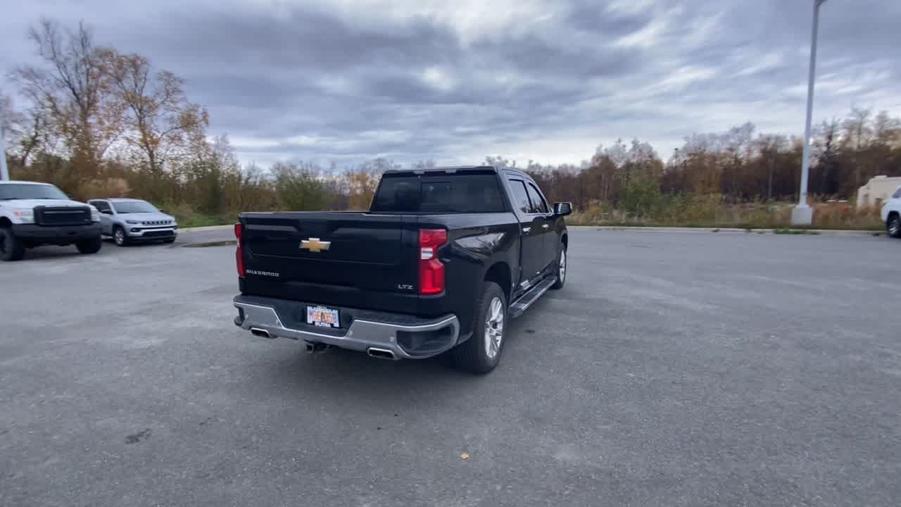 Thumbnail: 2021 Chevrolet Silverado 1500 - 13