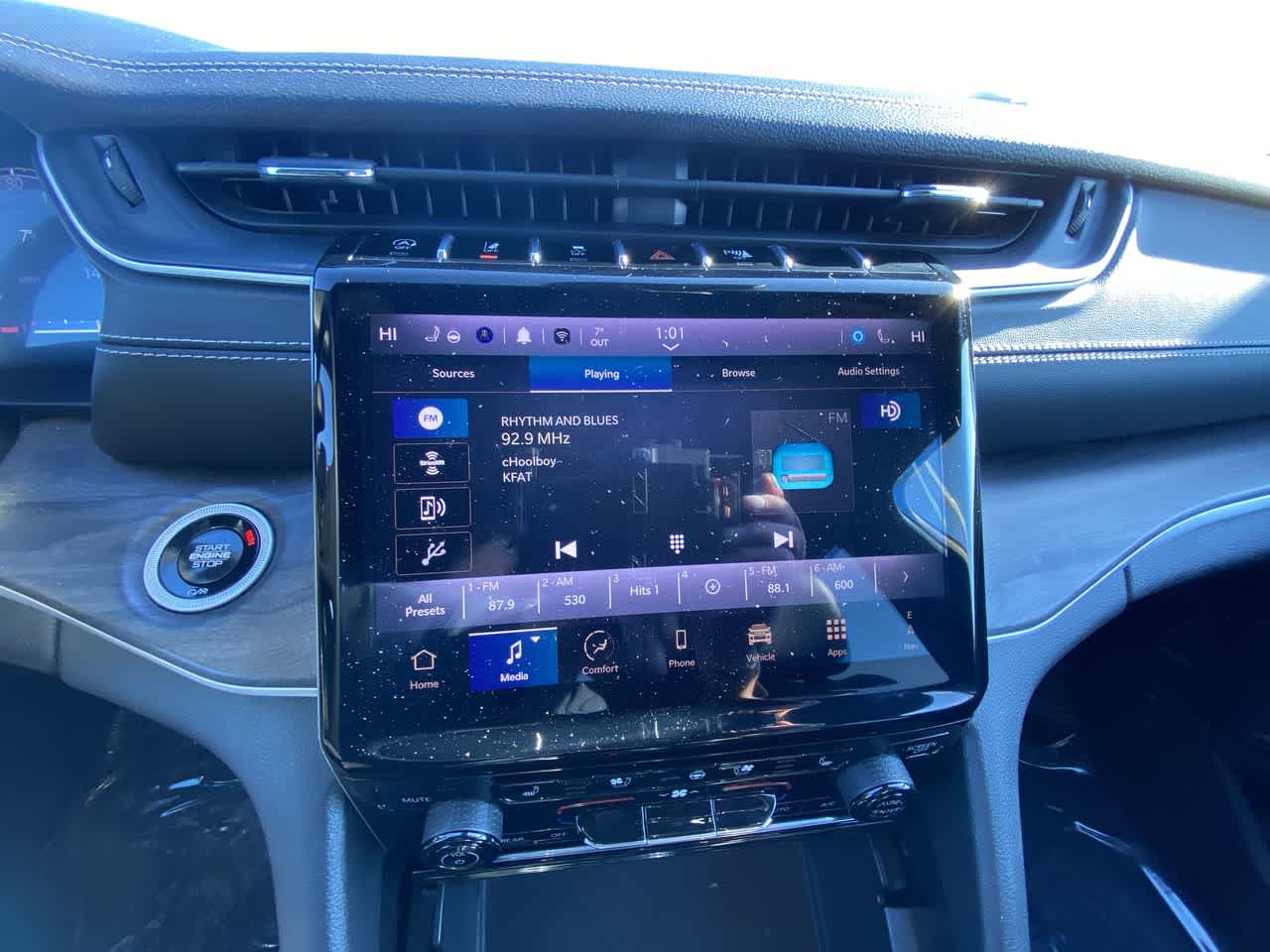 Thumbnail: 2024 Jeep Grand Cherokee L - 16