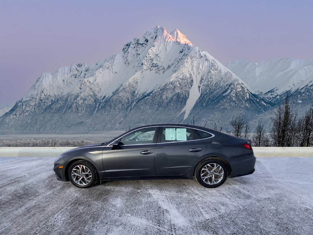 Used 2023 Hyundai Sonata SEL Sedan