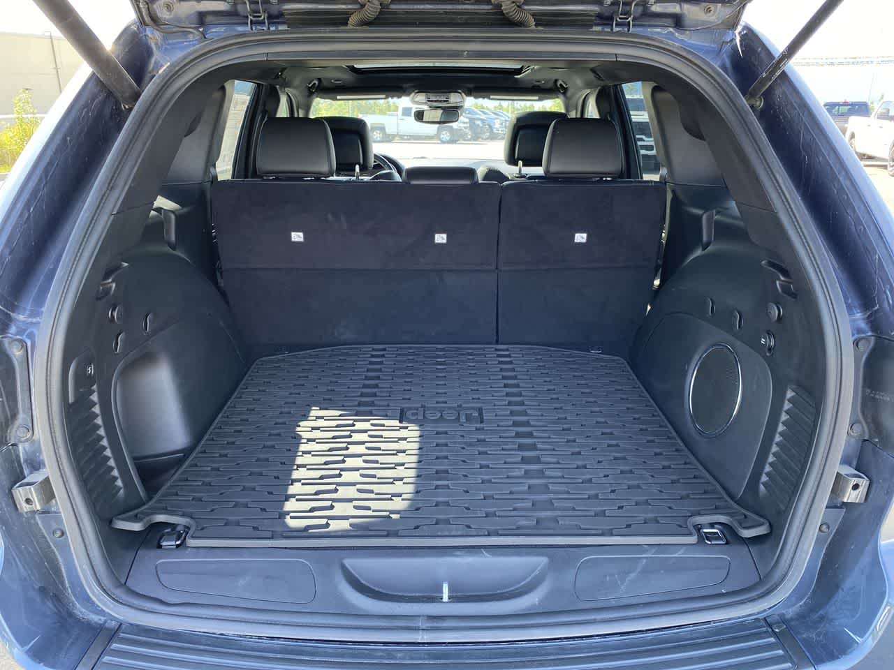 Thumbnail: 2021 Jeep Grand Cherokee - 32