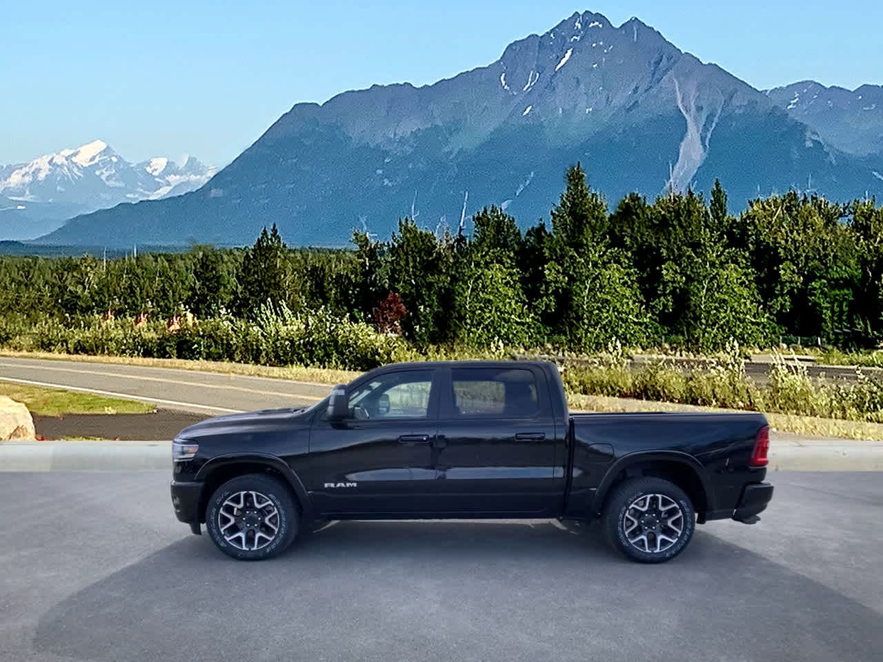 Thumbnail: 2025 RAM 1500 - 3