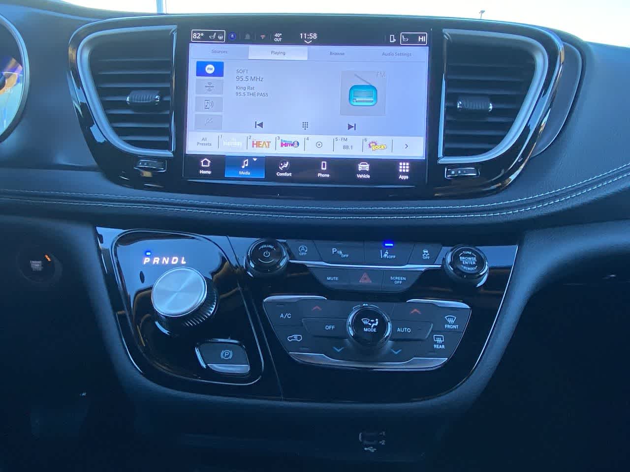 Thumbnail: 2026 Chrysler Pacifica - 22