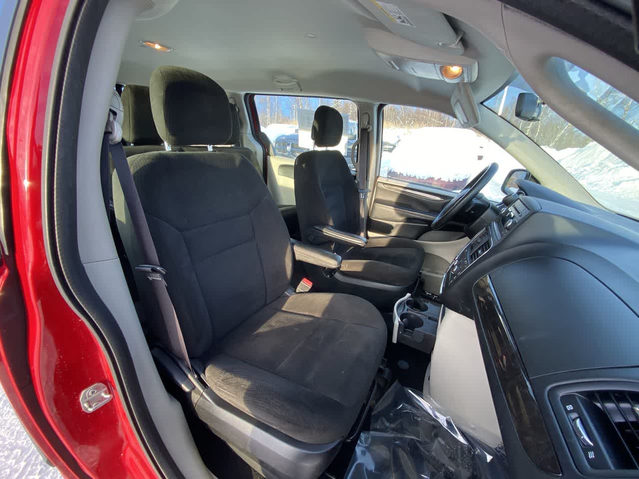 Thumbnail: 2015 Dodge Grand Caravan - 25