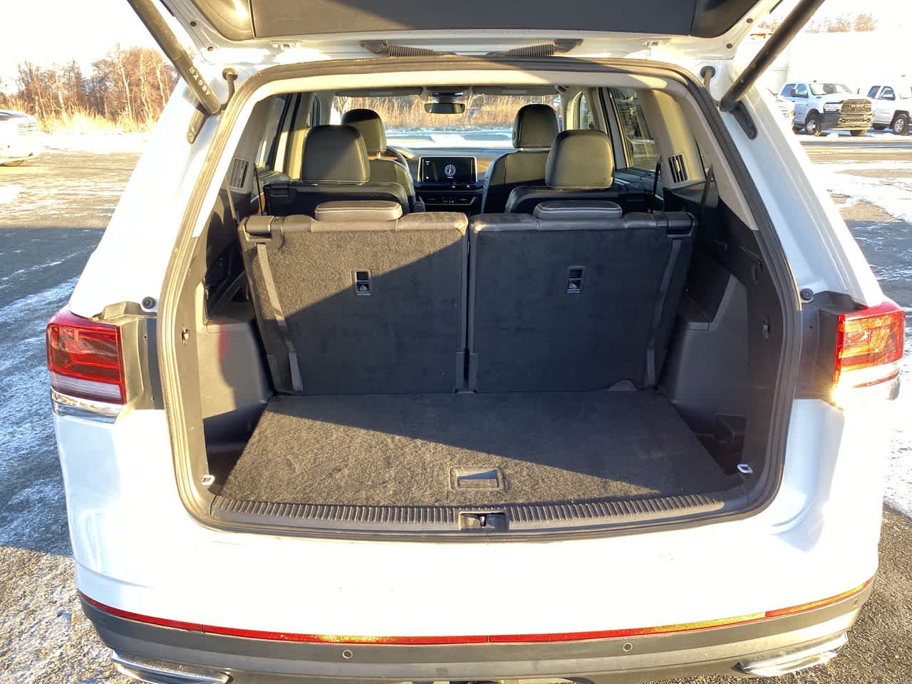 Thumbnail: 2024 Volkswagen Atlas - 25