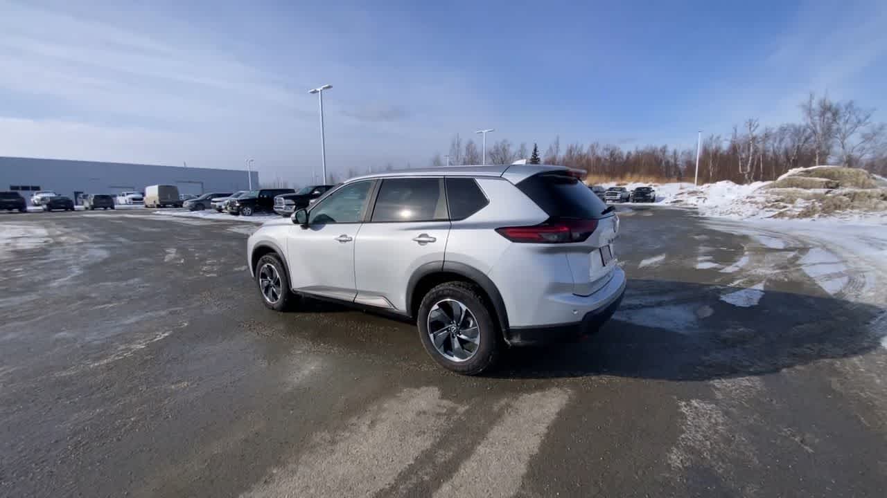 Thumbnail: 2025 Nissan Rogue - 9