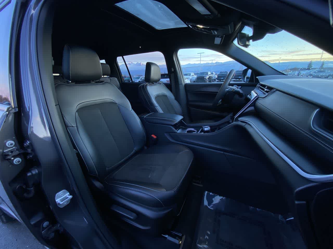 Thumbnail: 2025 Jeep Grand Cherokee L - 27