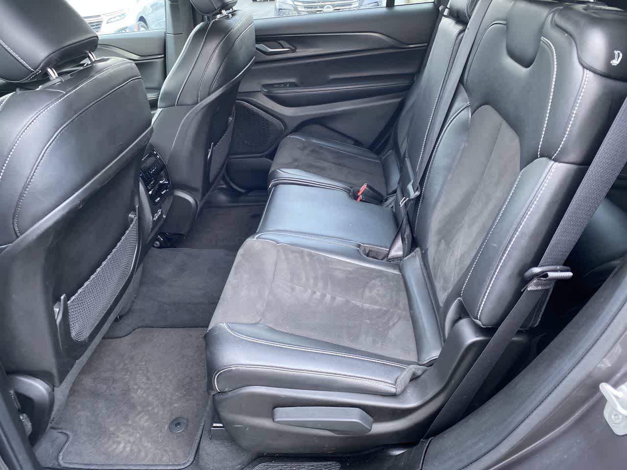 Thumbnail: 2024 Jeep Grand Cherokee L - 23