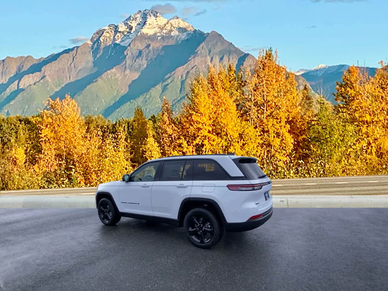 Thumbnail: 2025 Jeep Grand Cherokee - 3