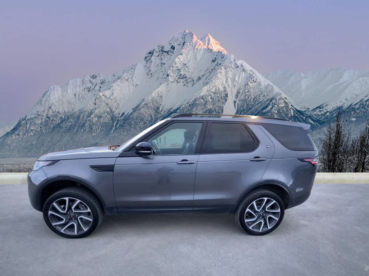 Used 2018 Land Rover Discovery HSE LUX with VIN SALRT2RV3JA066992 for sale in Wasilla, AK