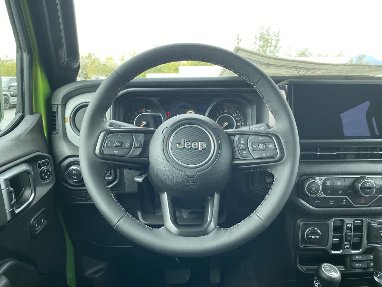 Thumbnail: 2025 Jeep Gladiator - 14