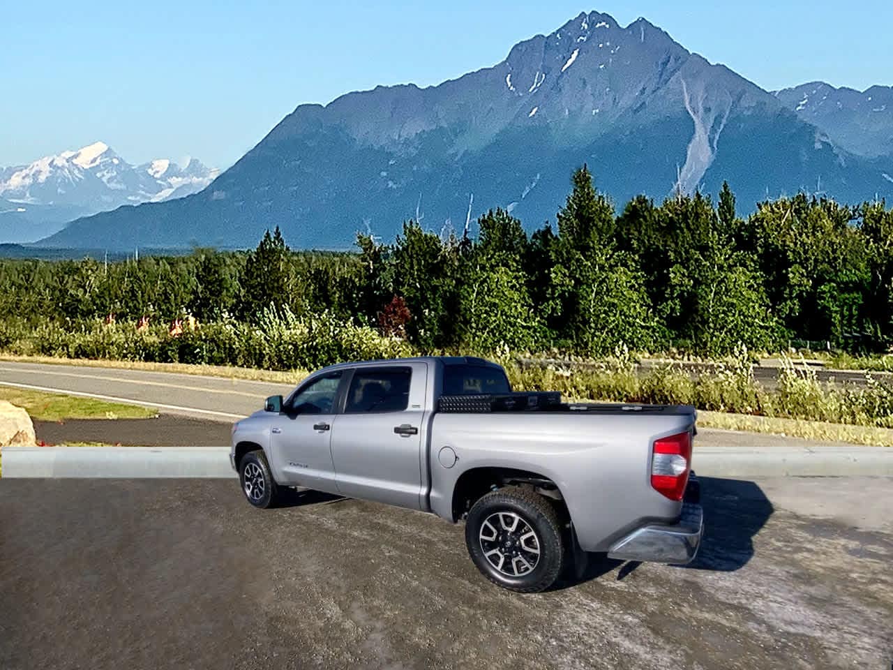 Thumbnail: 2018 Toyota Tundra - 3