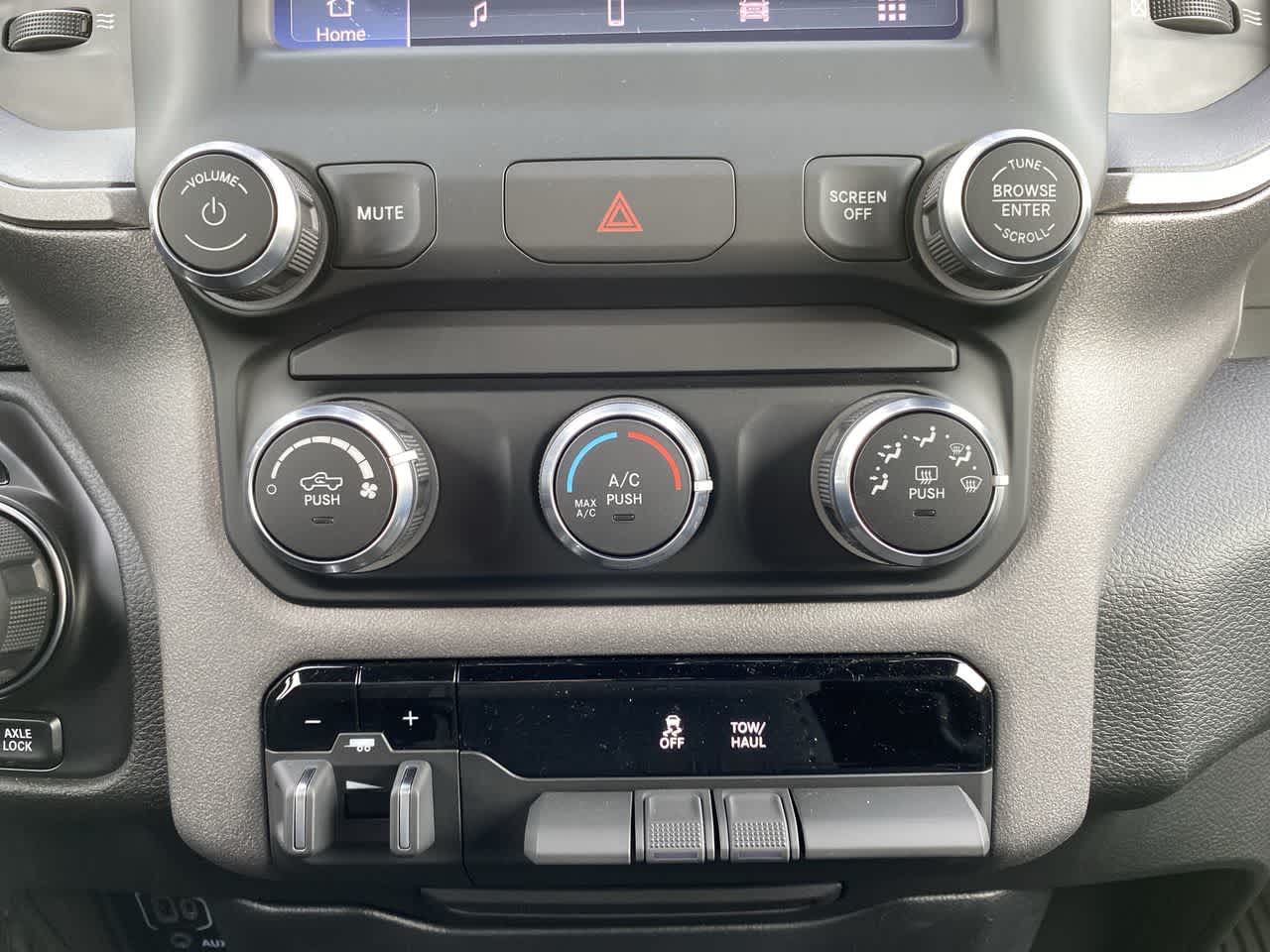 Thumbnail: 2024 RAM 1500 - 19
