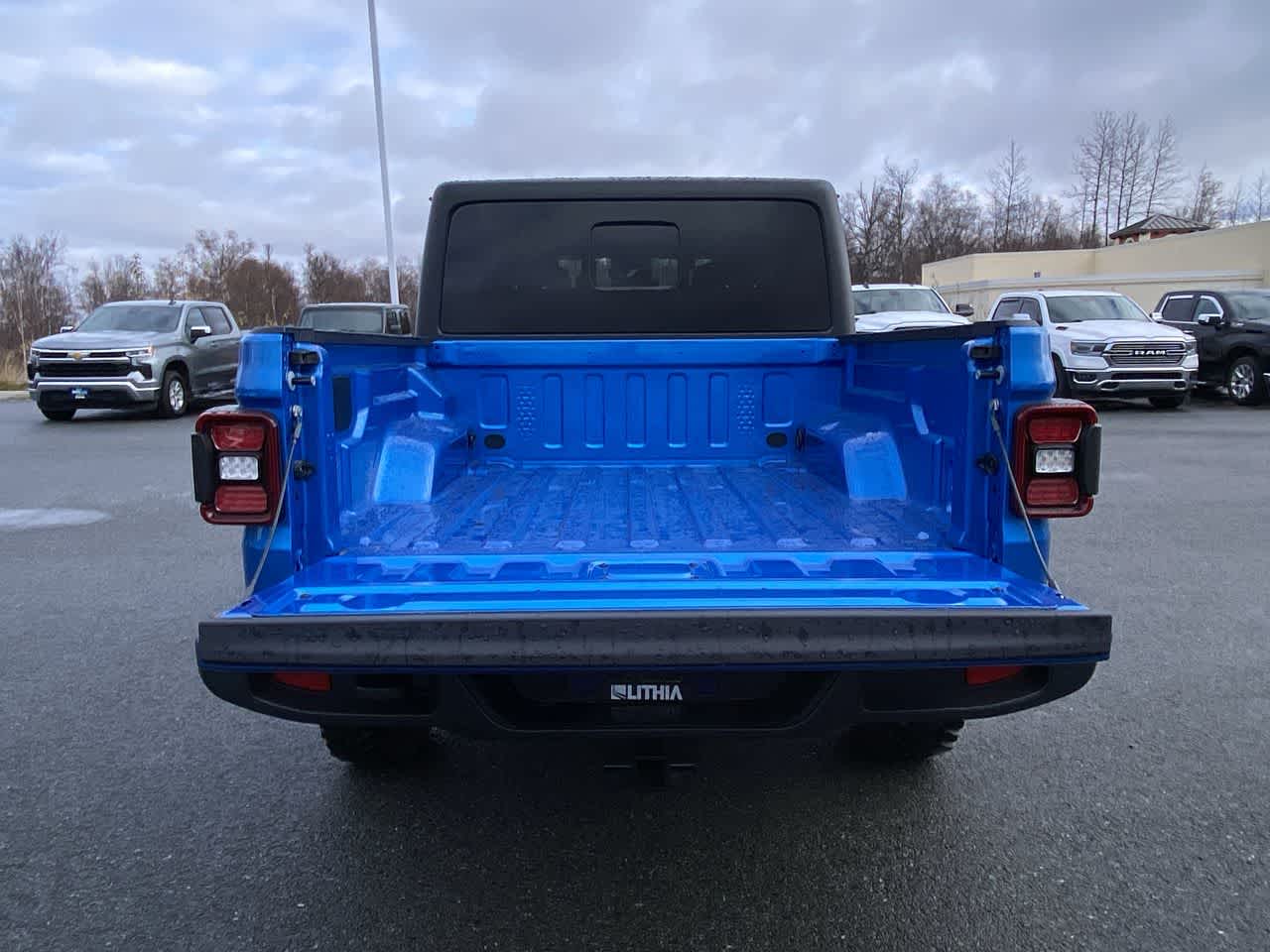 Thumbnail: 2025 Jeep Gladiator - 25