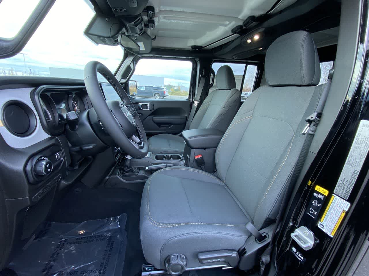 Thumbnail: 2025 Jeep Gladiator - 11