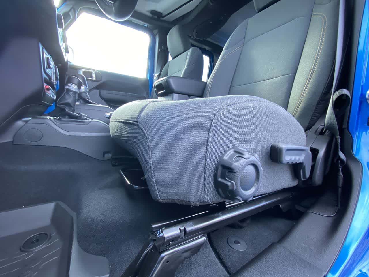 Thumbnail: 2025 Jeep Gladiator - 18