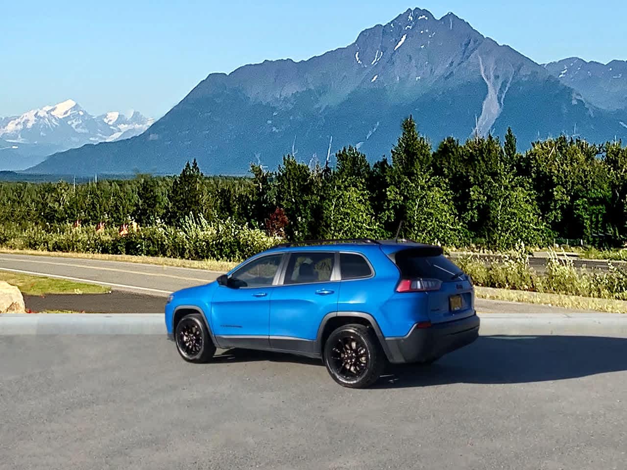 Thumbnail: 2023 Jeep Cherokee - 3