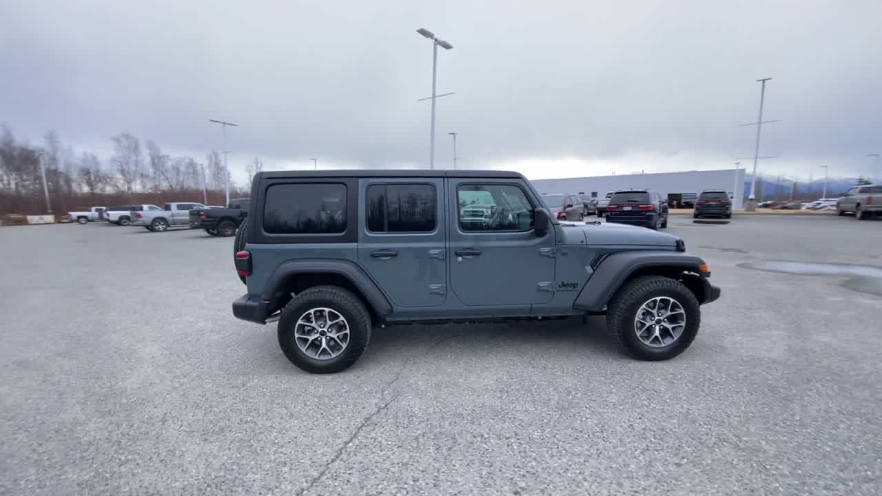 Thumbnail: 2026 Jeep Wrangler - 15