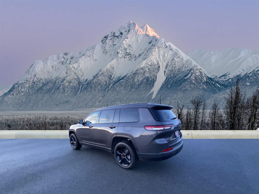 Certified 2025 Jeep Grand Cherokee L Laredo SUV