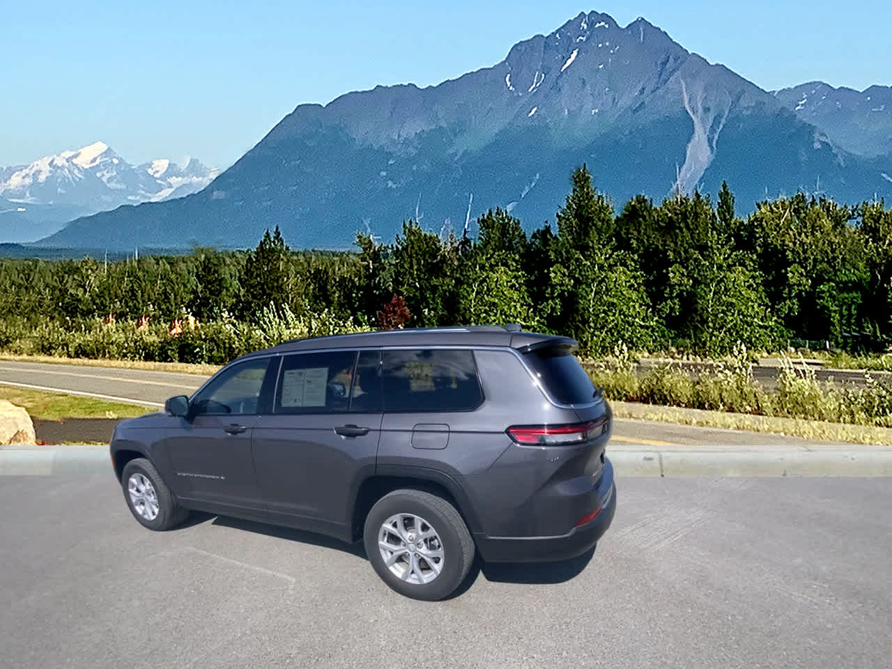 Thumbnail: 2023 Jeep Grand Cherokee - 4