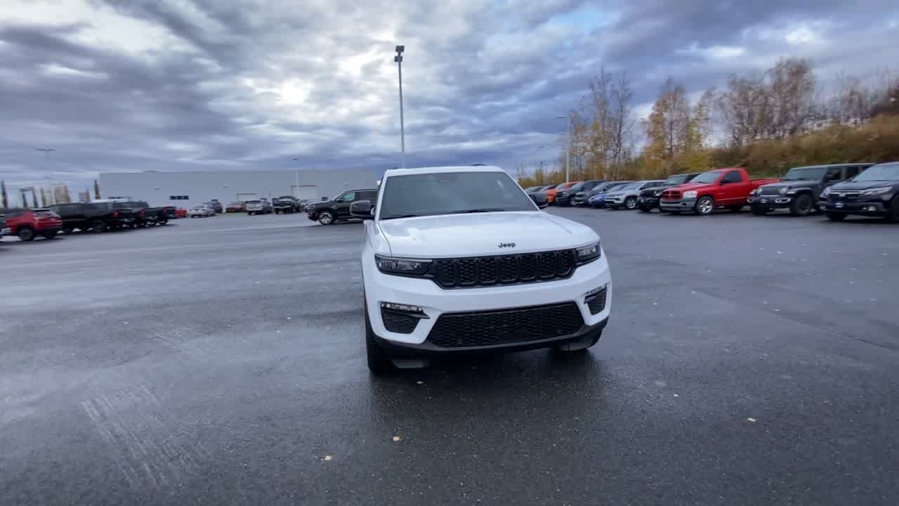 Thumbnail: 2025 Jeep Grand Cherokee - 8