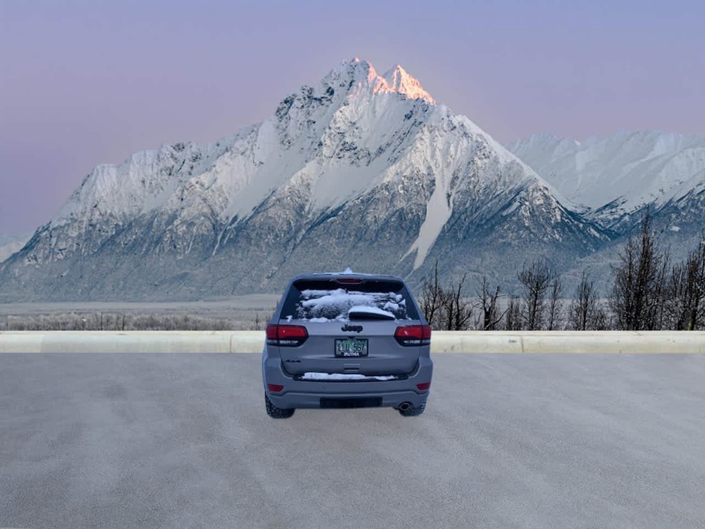 Used 2021 Jeep Grand Cherokee Laredo SUV