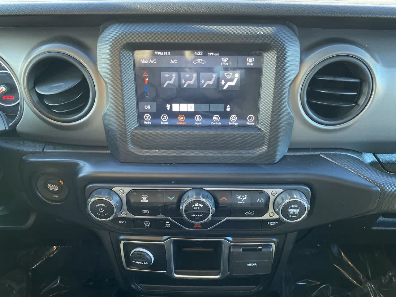 Thumbnail: 2022 Jeep Gladiator - 25