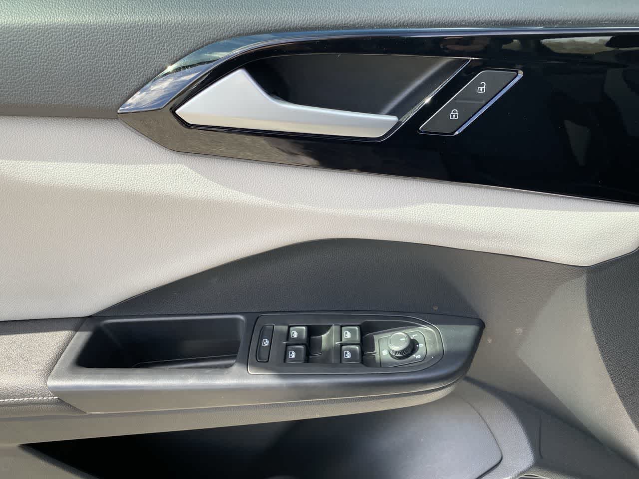 Thumbnail: 2025 Volkswagen Taos - 13