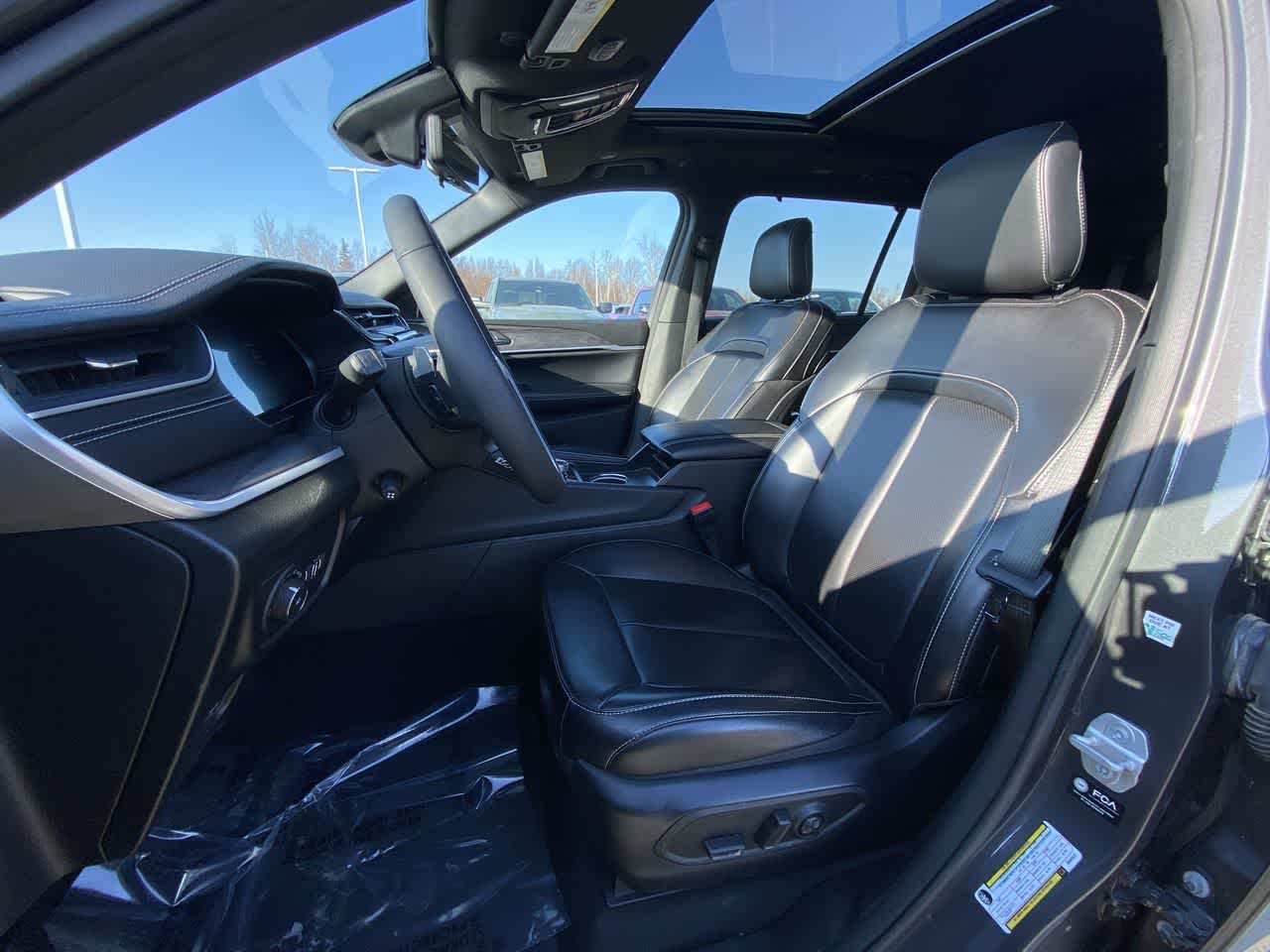 Thumbnail: 2024 Jeep Grand Cherokee L - 11