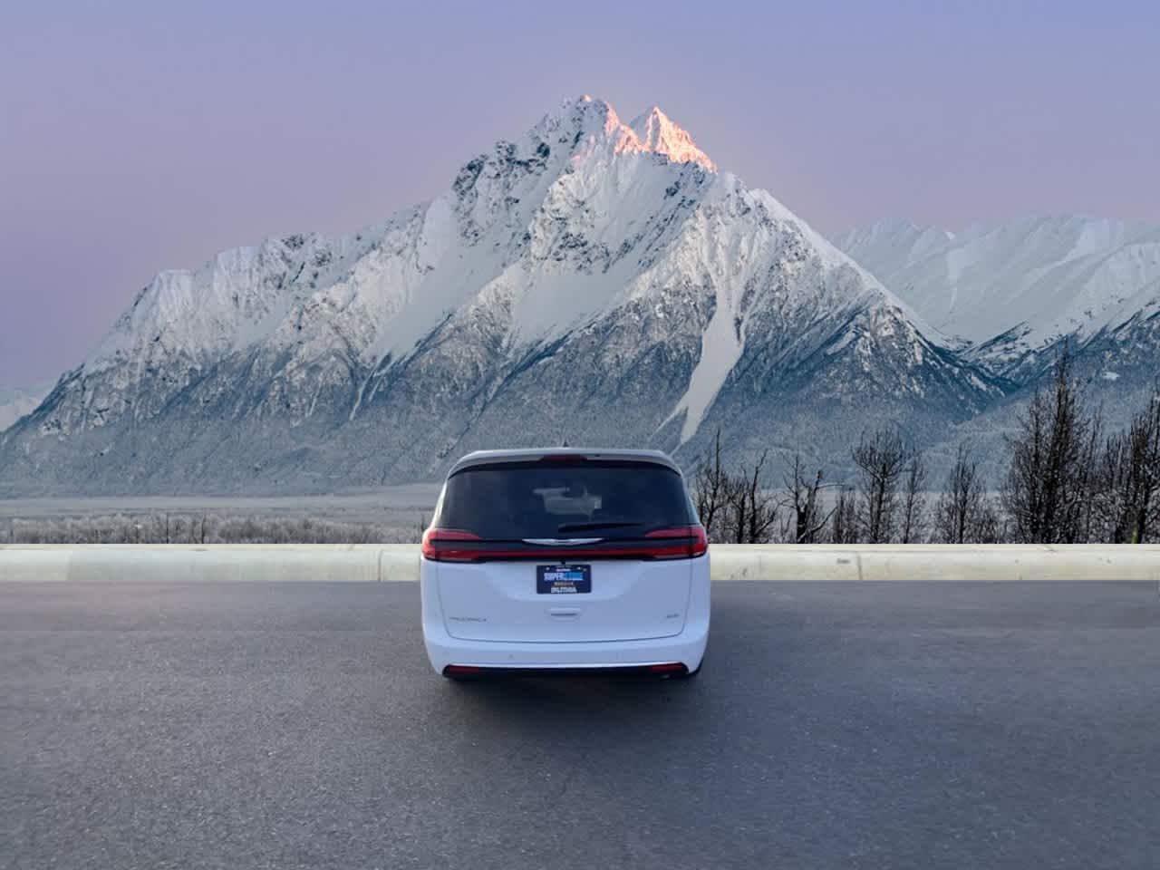 Thumbnail: 2026 Chrysler Pacifica - 4