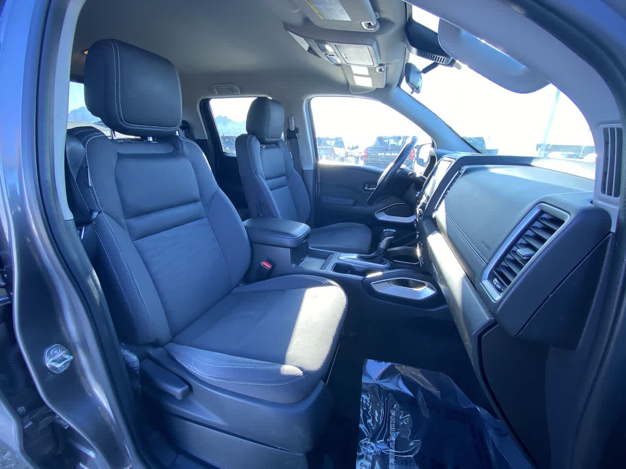 Thumbnail: 2022 Nissan Frontier - 25