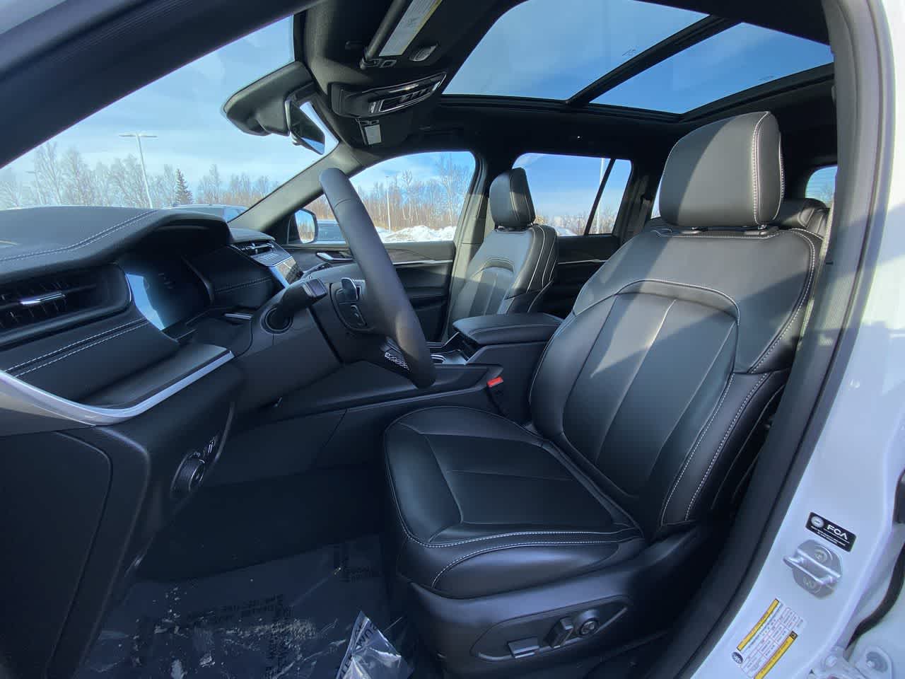 Thumbnail: 2026 Jeep Grand Cherokee - 11