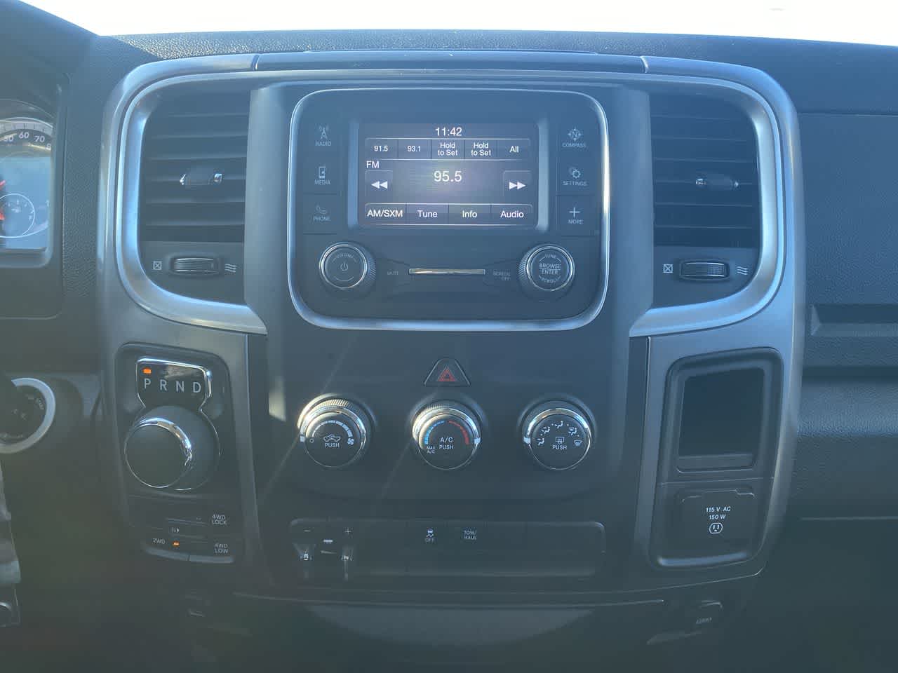 Thumbnail: 2022 RAM 1500 Classic - 16