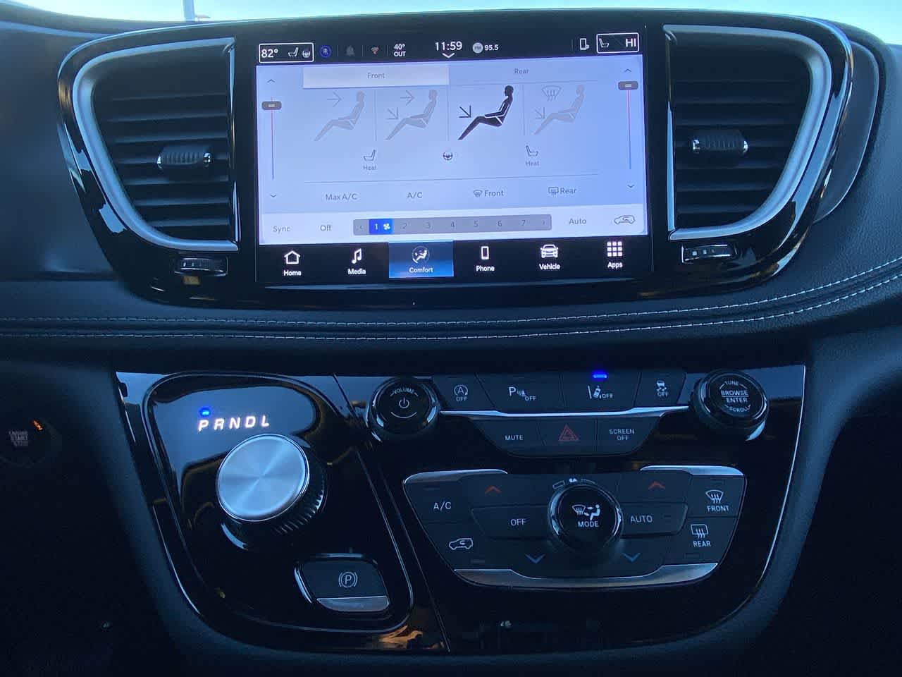 Thumbnail: 2026 Chrysler Pacifica - 25