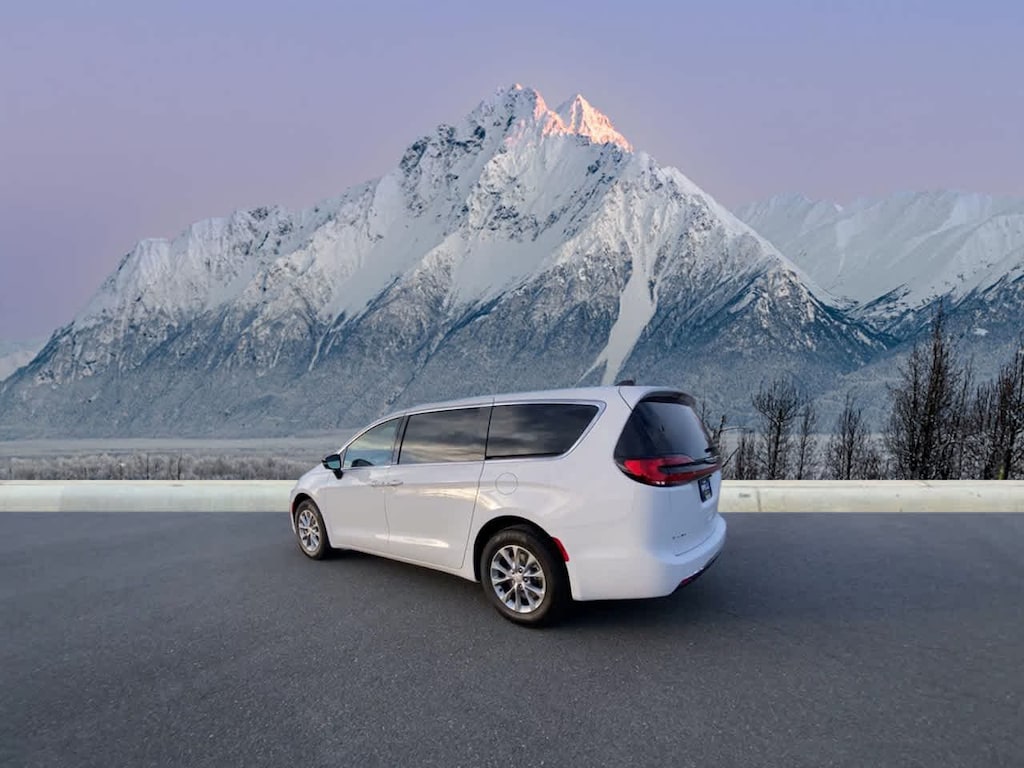 New 2026 Chrysler Pacifica SELECT AWD Passenger Van