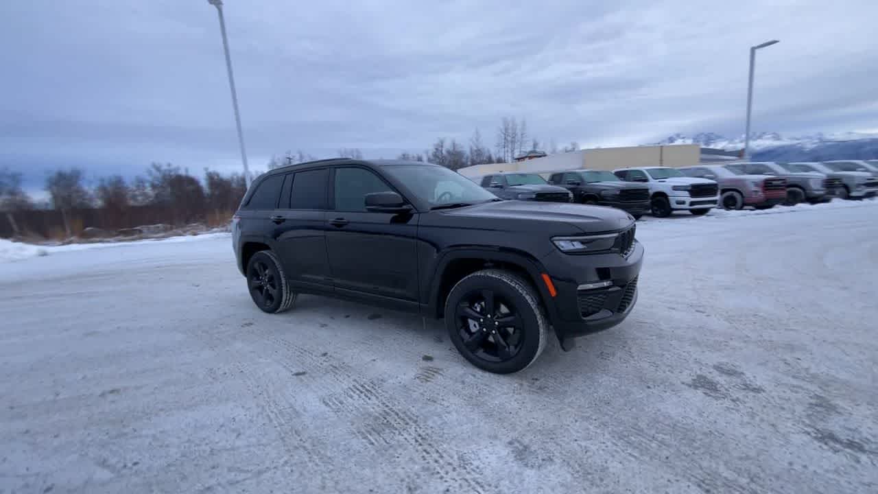 Thumbnail: 2025 Jeep Grand Cherokee - 7