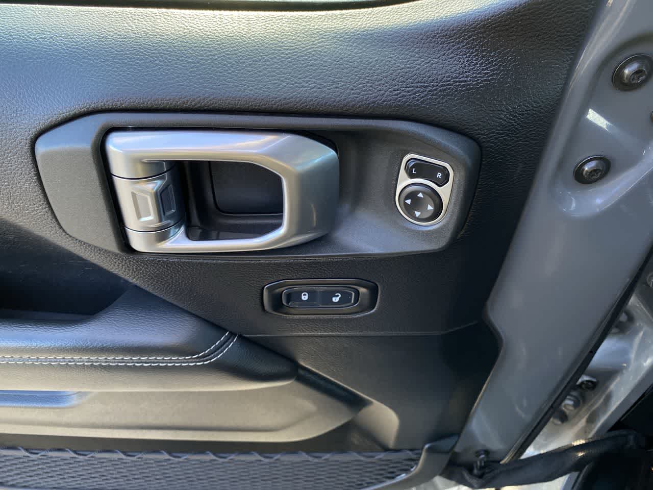 Thumbnail: 2020 Jeep Wrangler - 13