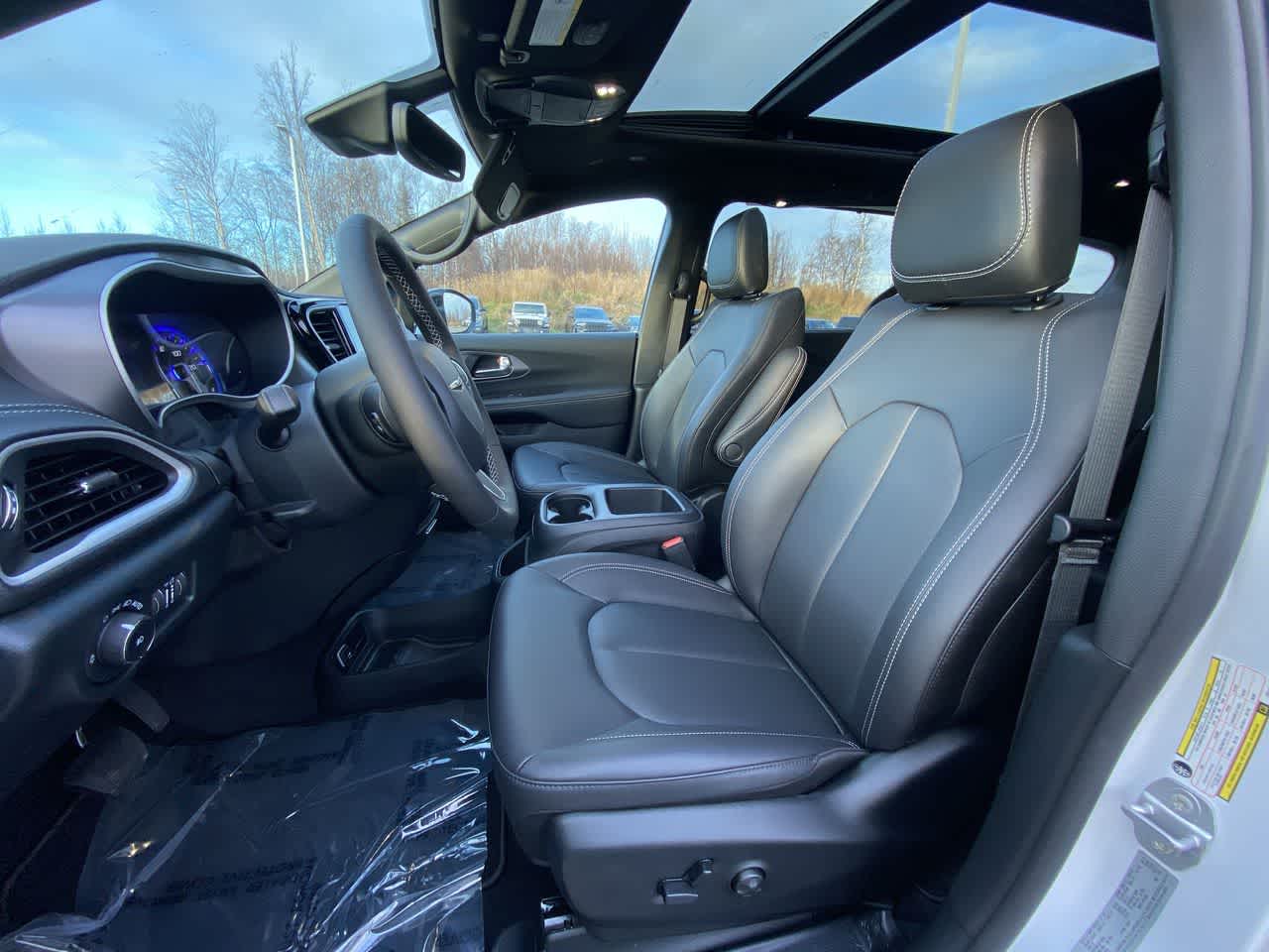 Thumbnail: 2026 Chrysler Pacifica - 11