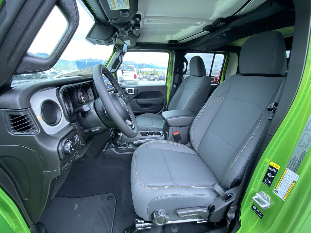 Thumbnail: 2025 Jeep Gladiator - 11