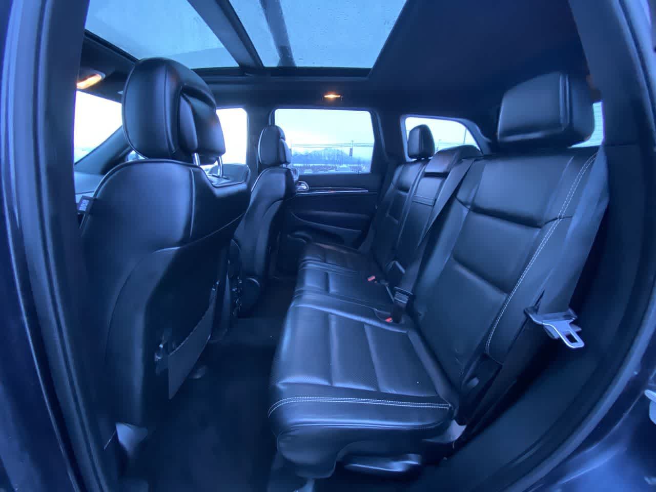 Thumbnail: 2015 Jeep Grand Cherokee - 25