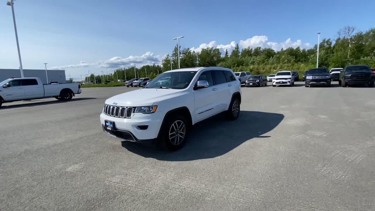 Thumbnail: 2022 Jeep Grand Cherokee - 14