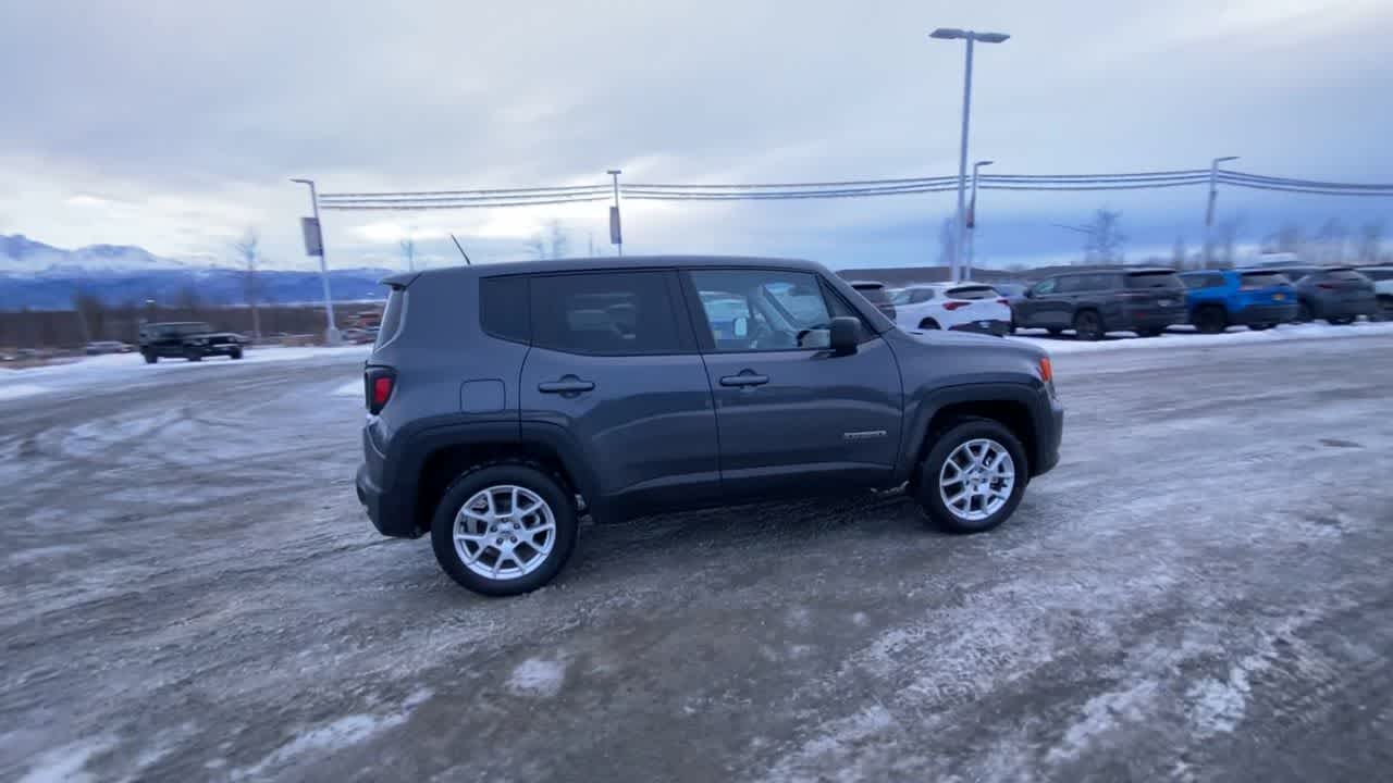 Thumbnail: 2023 Jeep Renegade - 15